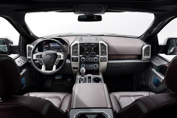 Ford dévoile le nouveau pickup F-150 au salon de Détroit