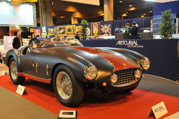 Dans les allées de la 39ème édition du salon Rétromobile 2014