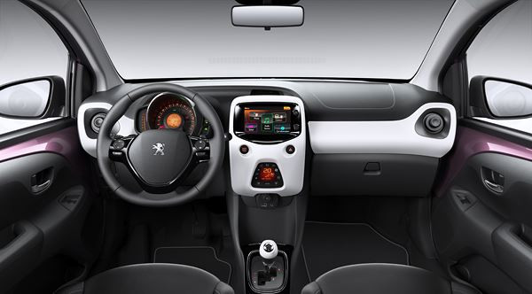 La nouvelle Peugeot 108 affiche des lignes précises et des galbes harmonieux