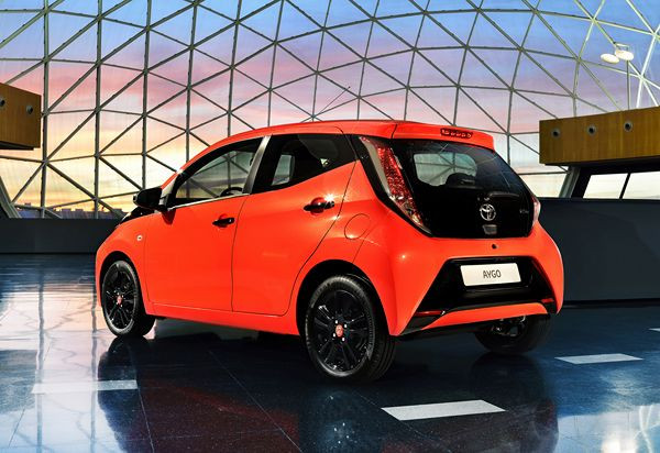La nouvelle Toyota Aygo adopte des formes franches et extraverties