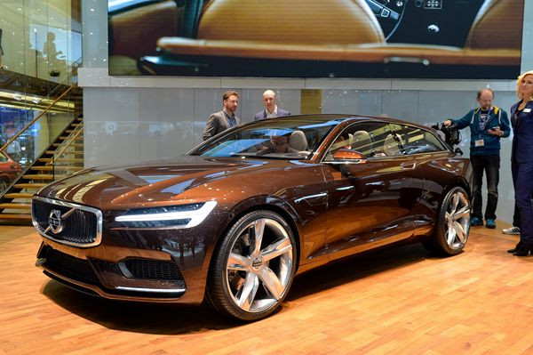 Dans les allées du 84ème salon international de l'automobile de Genève