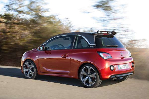 L'Opel Adam S se dévoile en mode bombinette turbo