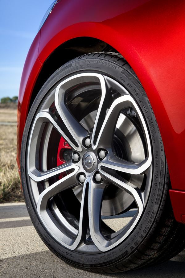 L'Opel Adam S se dévoile en mode bombinette turbo