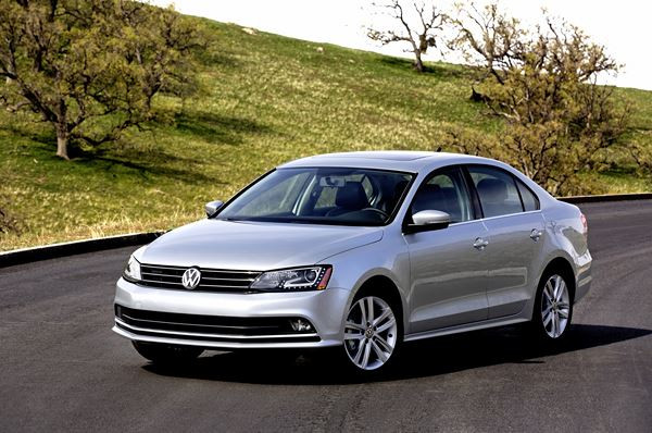 La Volkswagen Jetta relookée présentée au salon de New-York