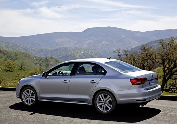 La Volkswagen Jetta relookée présentée au salon de New-York