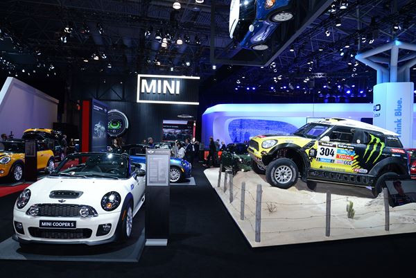 Le salon de l’automobile de New York ouvre ses portes au public américain