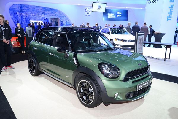 Le salon de l’automobile de New York ouvre ses portes au public américain