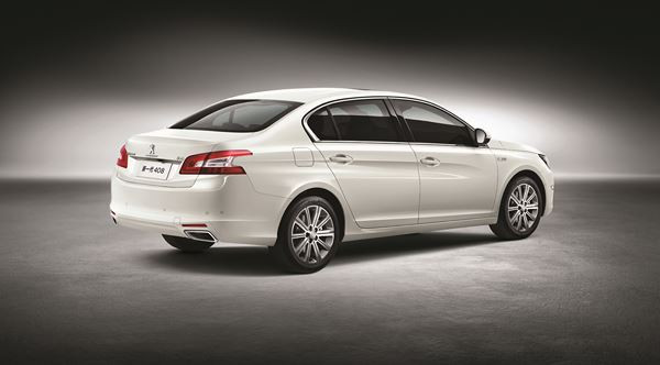Une berline statutaire Peugeot 408 pour le segment C supérieur chinois