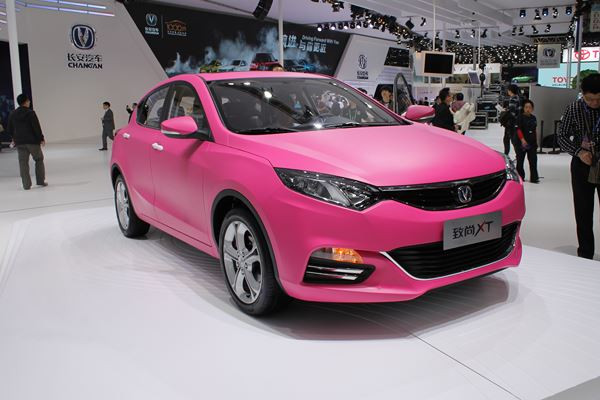 Dans les allées du salon de l'automobile de Pékin 2014