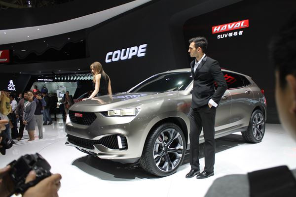 Dans les allées du salon de l'automobile de Pékin 2014
