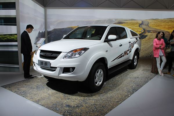 Dans les allées du salon de l'automobile de Pékin 2014