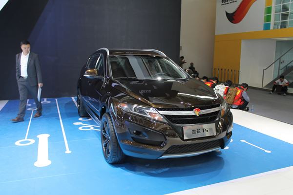 Dans les allées du salon de l'automobile de Pékin 2014