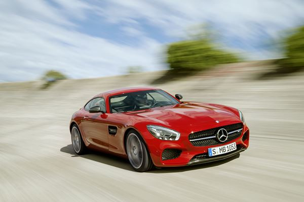 La Mercedes-AMG GT affiche des performances dignes de la compétition automobile