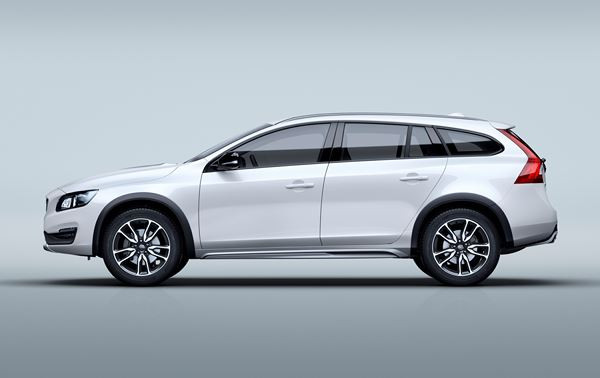 Le Volvo V60 en mode Cross Country au salon de Los Angeles