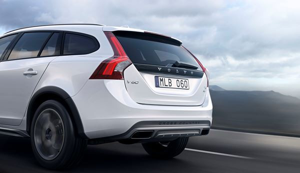 Le Volvo V60 en mode Cross Country au salon de Los Angeles