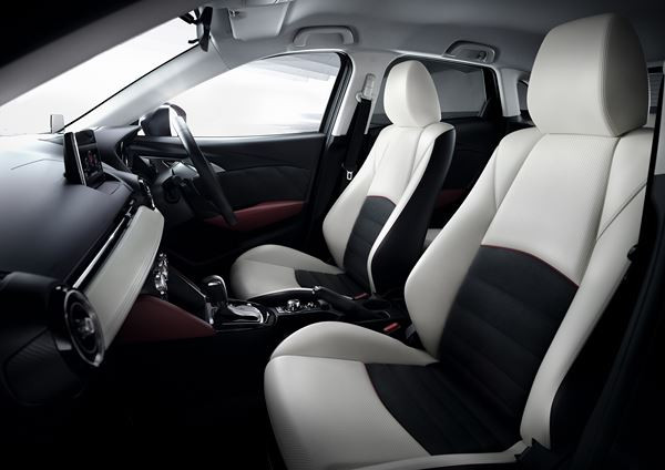 Le Mazda CX-3 se dévoile au salon automobile de Los Angeles
