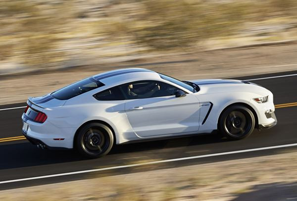 Ford dévoile la Mustang Shelby GT350 à Los Angeles