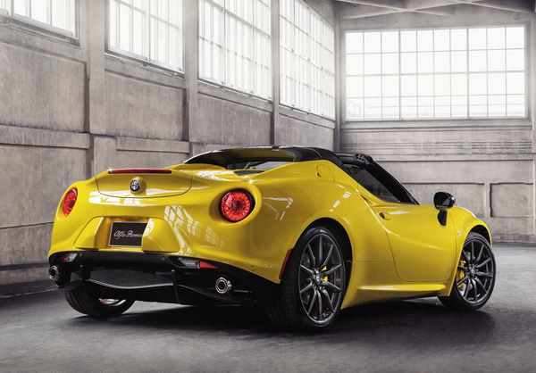 La nouvelle Alfa Romeo 4C Spider se dévoile à Détroit