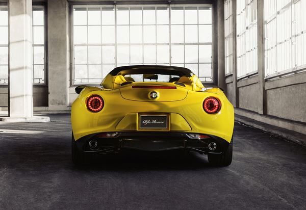 La nouvelle Alfa Romeo 4C Spider se dévoile à Détroit
