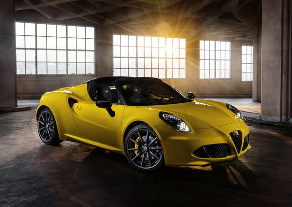 La nouvelle Alfa Romeo 4C Spider se dévoile à Détroit