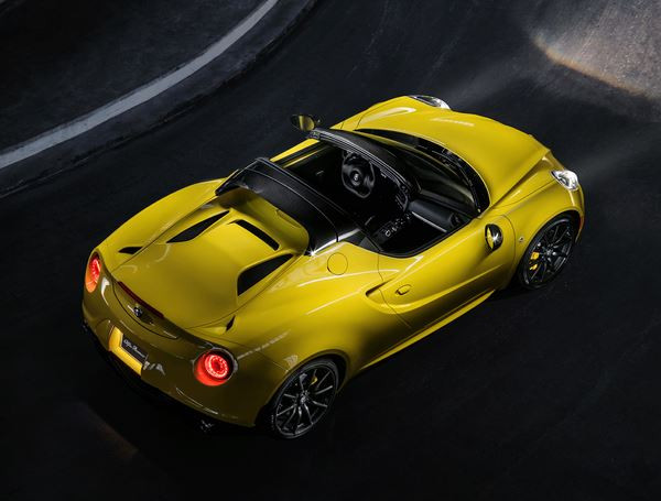 La nouvelle Alfa Romeo 4C Spider se dévoile à Détroit