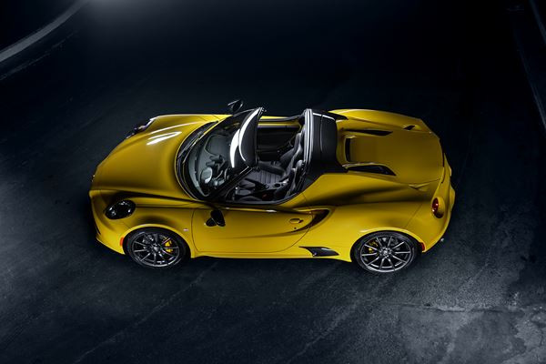 La nouvelle Alfa Romeo 4C Spider se dévoile à Détroit
