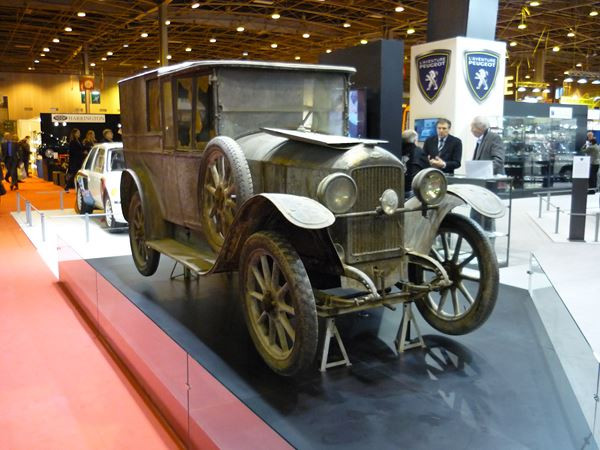 La quarantième édition du salon Rétromobile ouvre ses portes