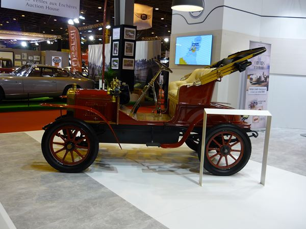 La quarantième édition du salon Rétromobile ouvre ses portes