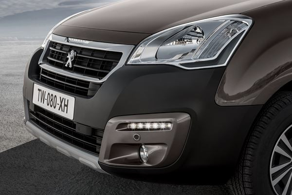 Le Peugeot Partner Tepee bénéficie d’une évolution stylistique et technologique