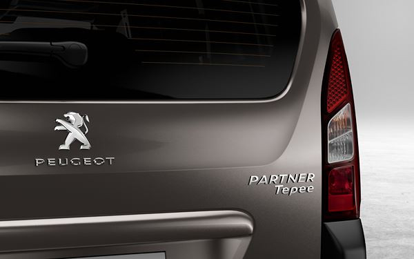 Le Peugeot Partner Tepee bénéficie d’une évolution stylistique et technologique