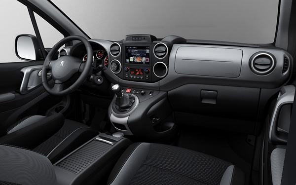 Le Peugeot Partner Tepee bénéficie d’une évolution stylistique et technologique