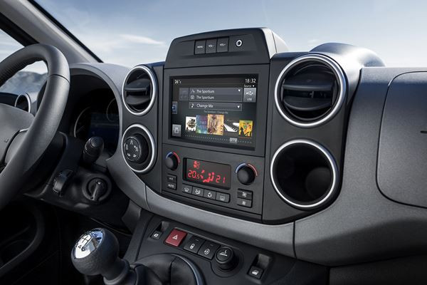 Le Peugeot Partner Tepee bénéficie d’une évolution stylistique et technologique