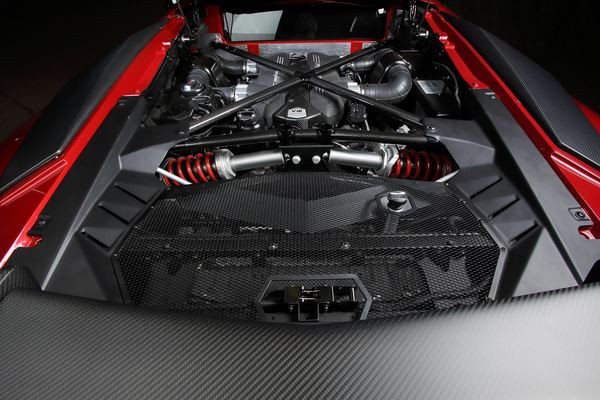 La Lamborghini Aventador LP 750-4 Superveloce développe 750 ch