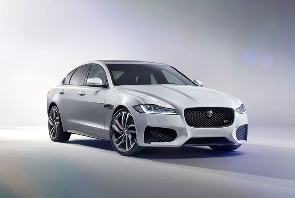 Une nouvelle Jaguar XF plus légère et plus efficace