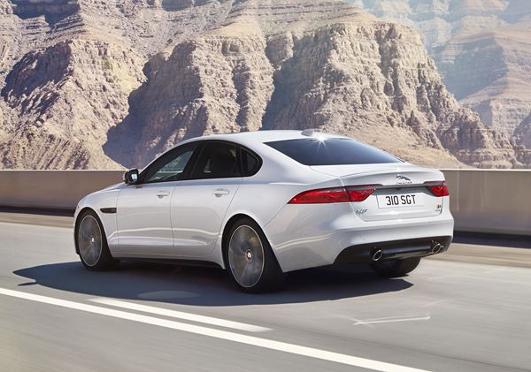 Une nouvelle Jaguar XF plus légère et plus efficace