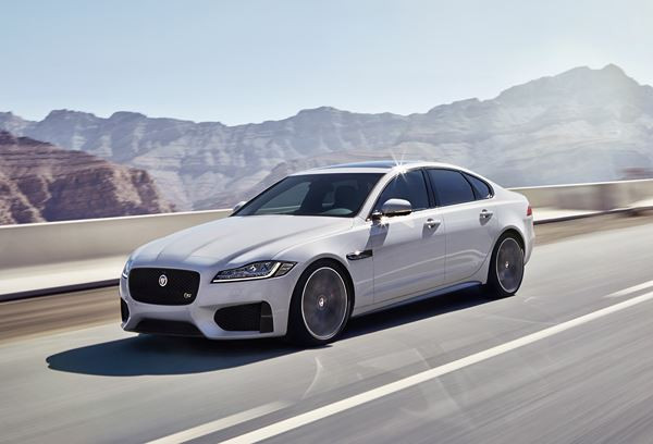 Une nouvelle Jaguar XF plus légère et plus efficace
