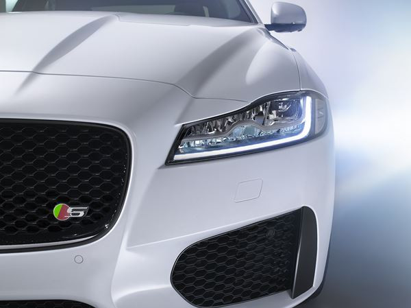 Une nouvelle Jaguar XF plus légère et plus efficace
