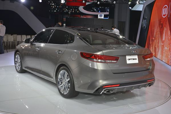 La nouvelle berline Kia Optima fait ses débuts au salon de New York
