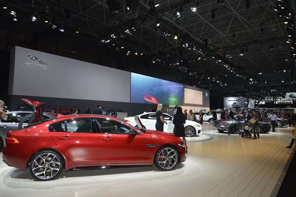 L'édition 2015 du salon de l’automobile de New York ouvre ses portes au public
