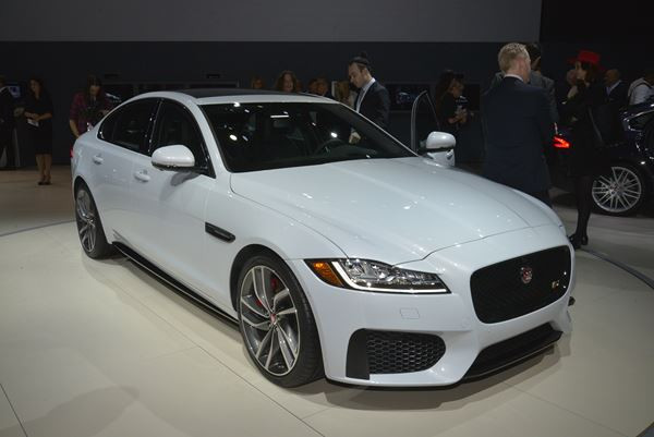 L'édition 2015 du salon de l’automobile de New York ouvre ses portes au public