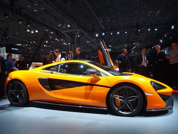 L'édition 2015 du salon de l’automobile de New York ouvre ses portes au public