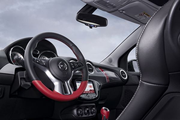 Le mini crossover urbain découvrable Opel Adam Rocks se dévoile en mode S