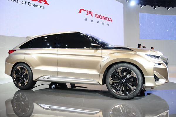 Le 16ème salon automobile de Shanghai ouvre ses portes au public