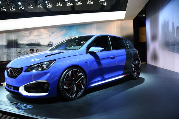 Le 16ème salon automobile de Shanghai ouvre ses portes au public
