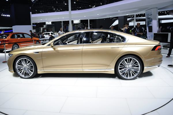 Le 16ème salon automobile de Shanghai ouvre ses portes au public