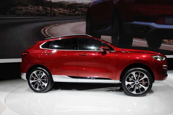 Le 16ème salon automobile de Shanghai ouvre ses portes au public