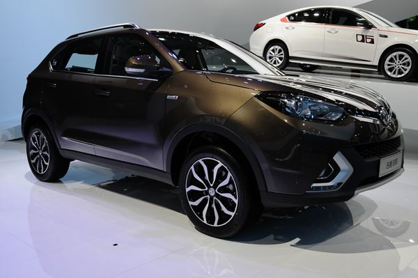 Le 16ème salon automobile de Shanghai ouvre ses portes au public