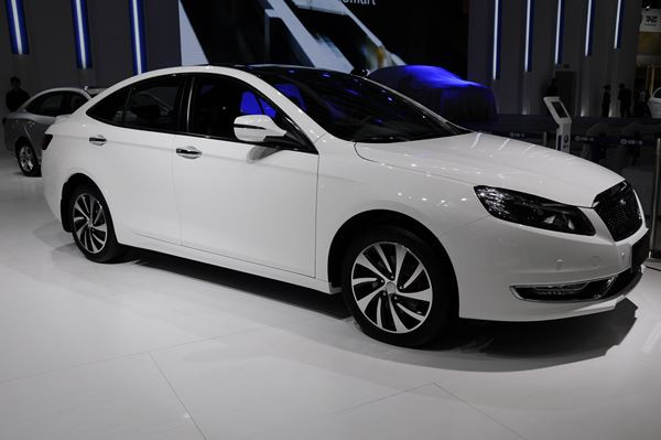 Le 16ème salon automobile de Shanghai ouvre ses portes au public