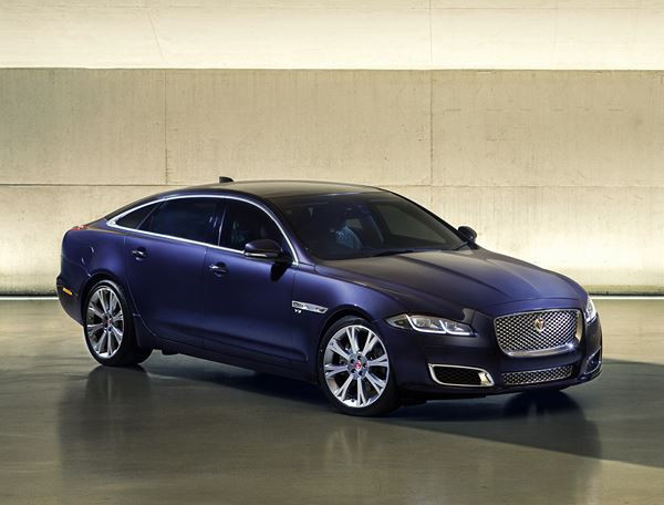 La berline de luxe Jaguar XJ s'offre des retouches stylistiques