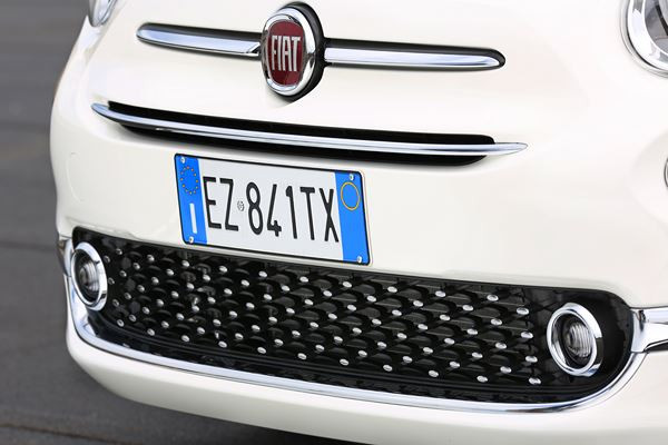 La nouvelle Fiat 500 s'offre de très légères retouches esthétiques